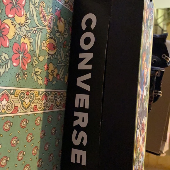 Batman Converse shoes - Picture 4 of 6